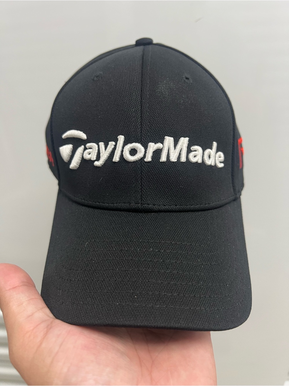 TaylorMade AeroBurner R15 Hat